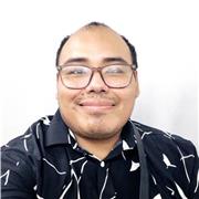 Profesor que dicta clases virtuales de Matemáticas para estudiantes entre 2do de primaria y 2do de secundaria